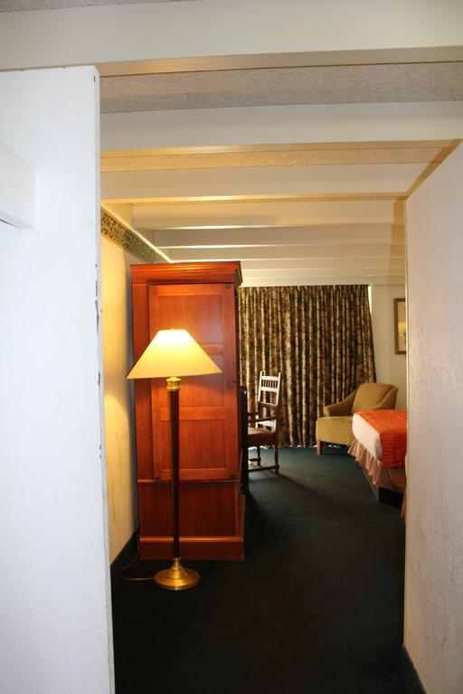Rodeway Inn & Suites Rockford Eksteriør bilde